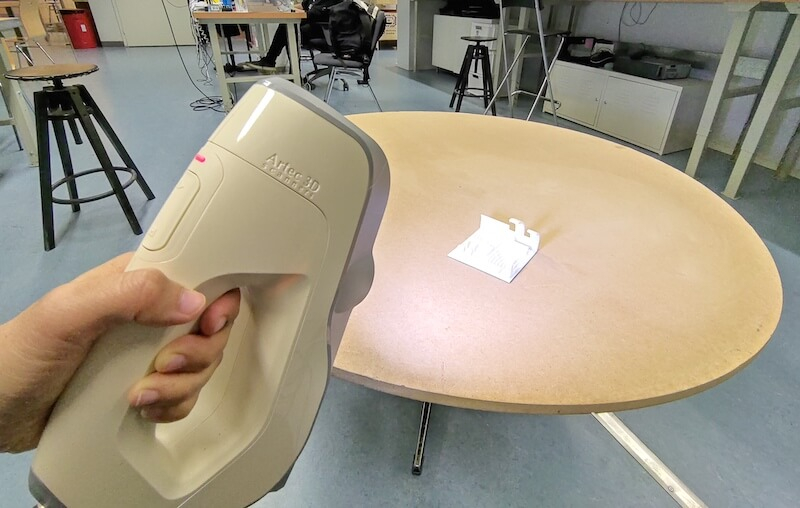 3dScan_step5-hold_scanner.jpg 3dScan_step5-hold_scanner.jpg